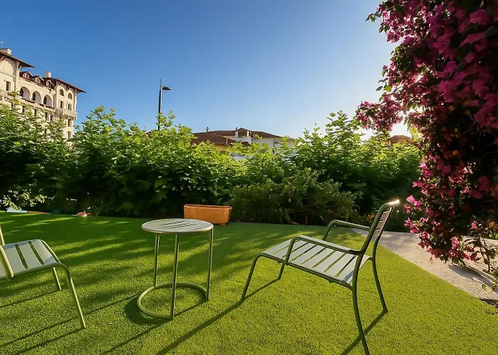 贝尔维酒店 2* 昂代