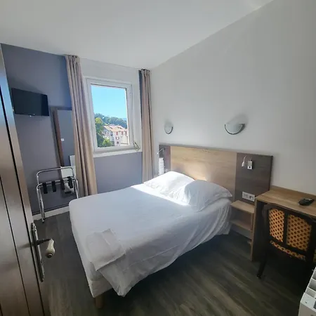 Bellevue מלון 2*