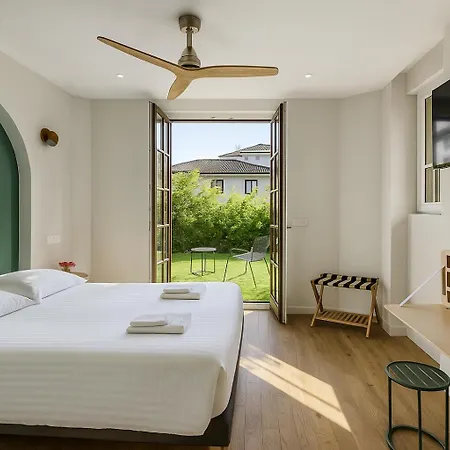 Bellevue מלון 2*